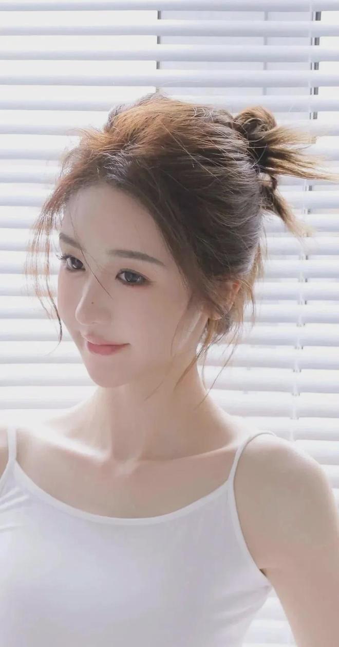 丈母娘当我面换裤衩_丈母娘当我面换裤衩V